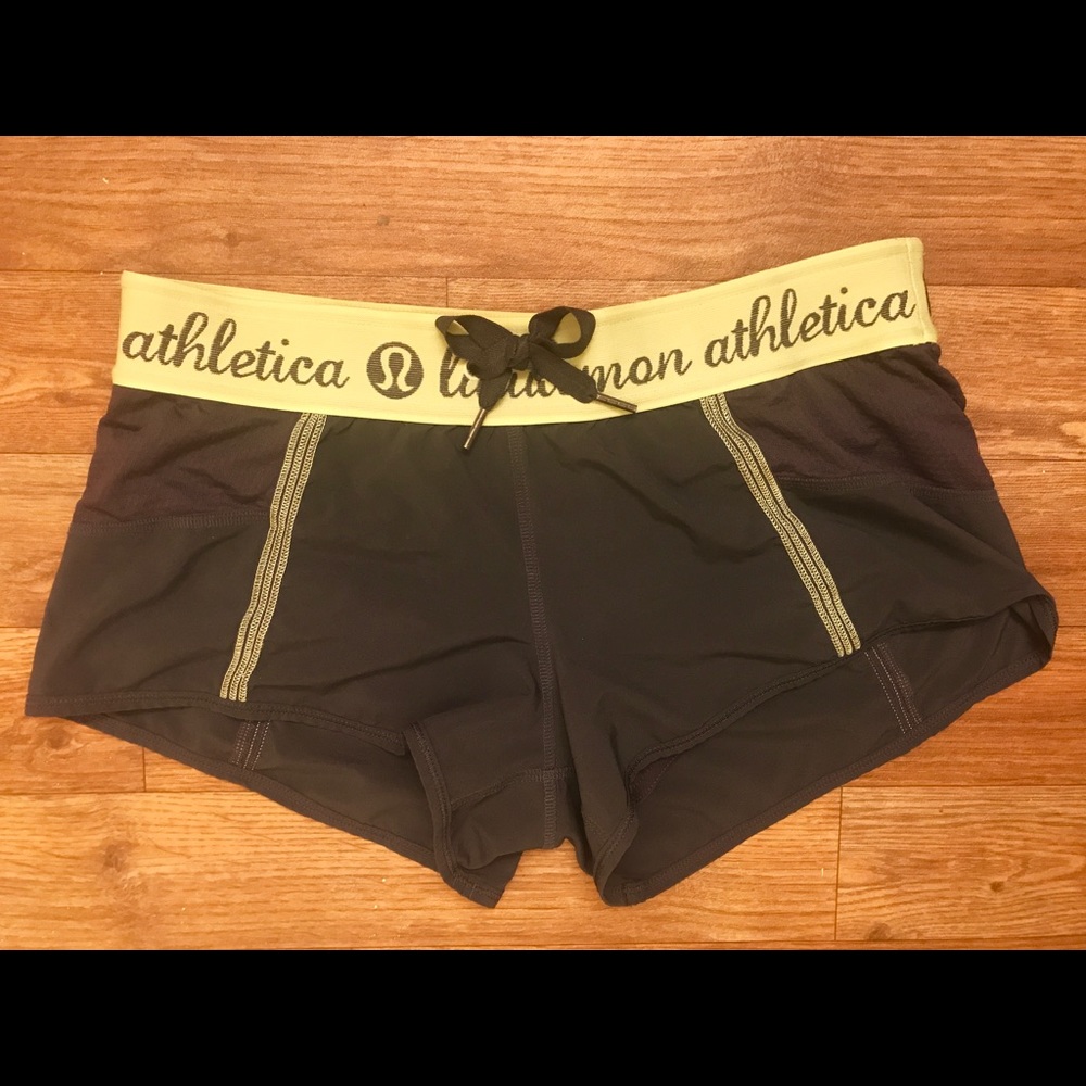 Lululemon shorts size 4